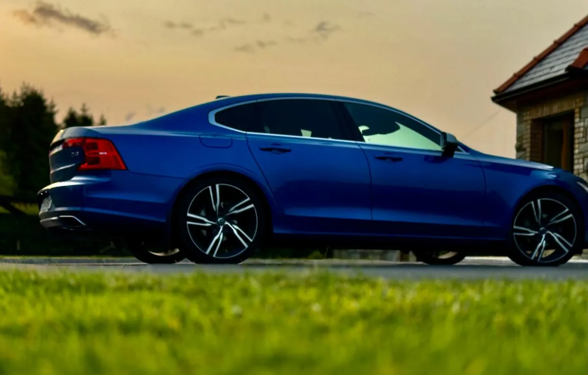 Volvo S90 2018 R-Design Pro. RICE DROP - Image 2