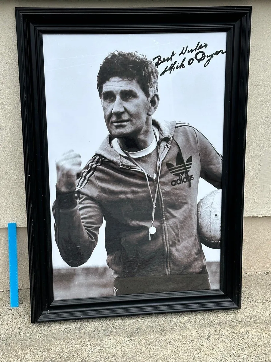 Pub contents auction - Image 2