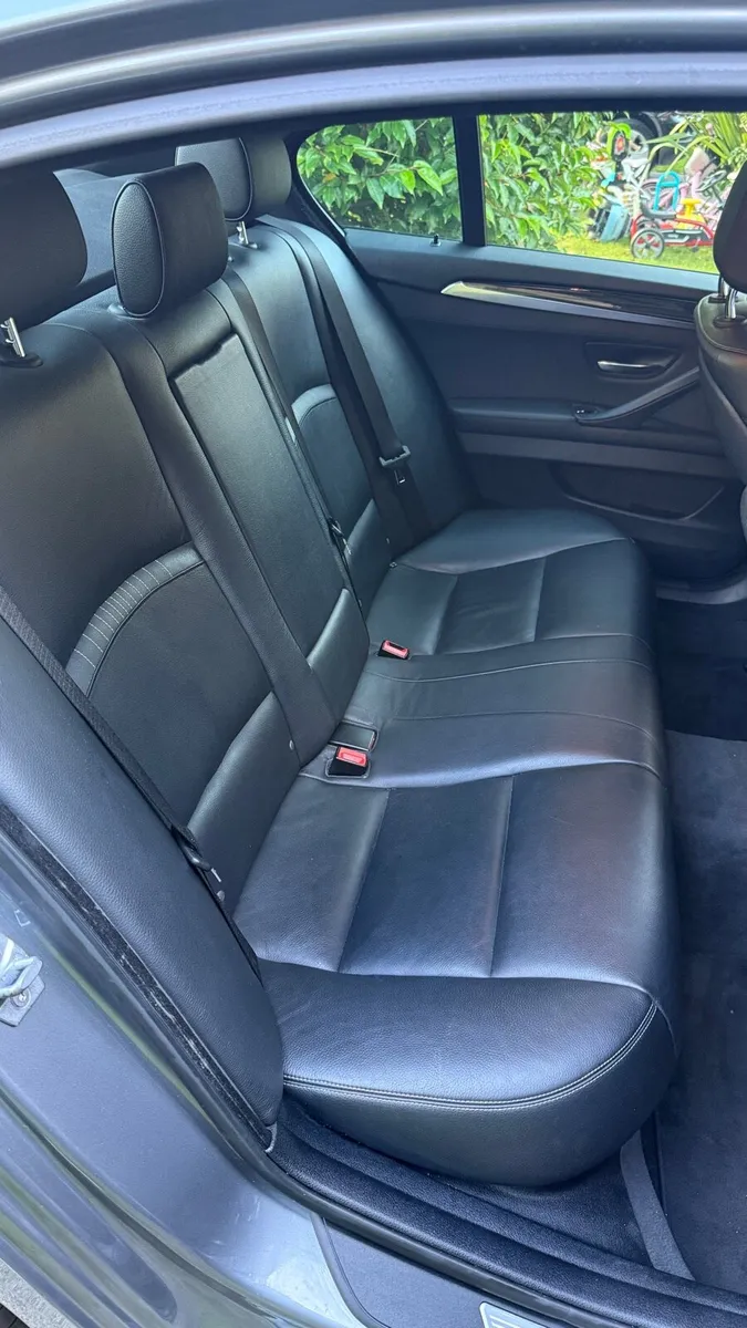 BMW 5-series 520d - Image 4