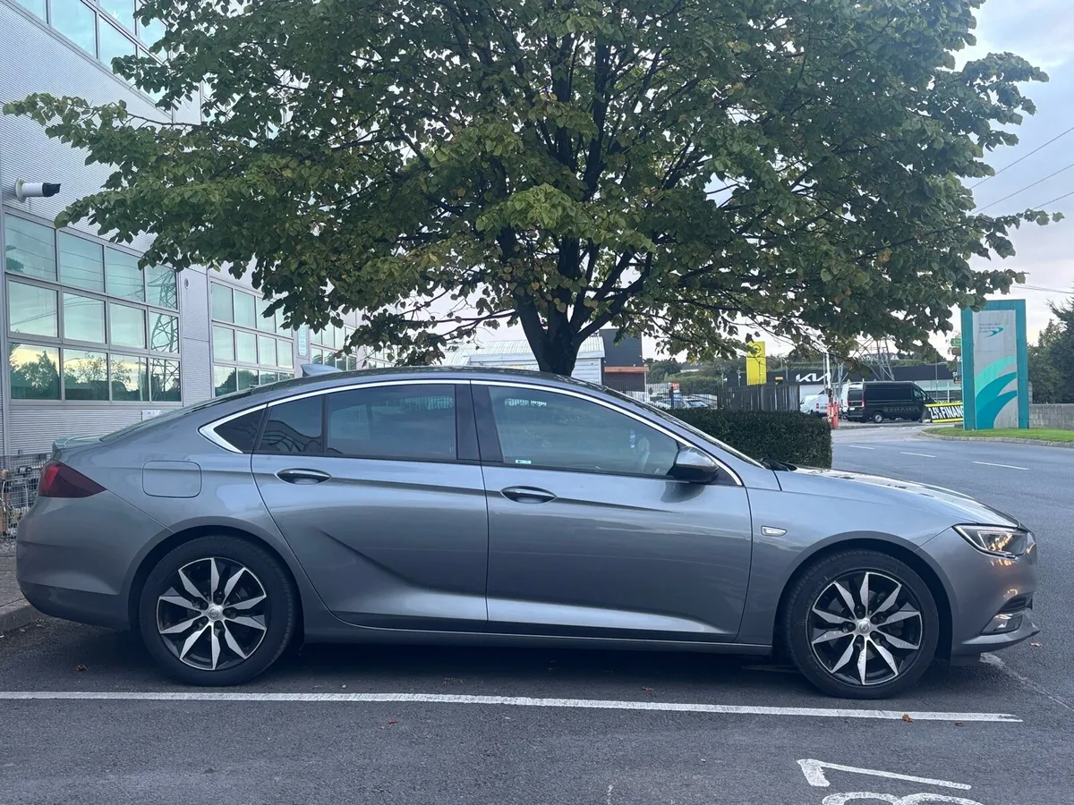 Opel Insignia SRI 172 REG **2.0 Diesel** - Image 3