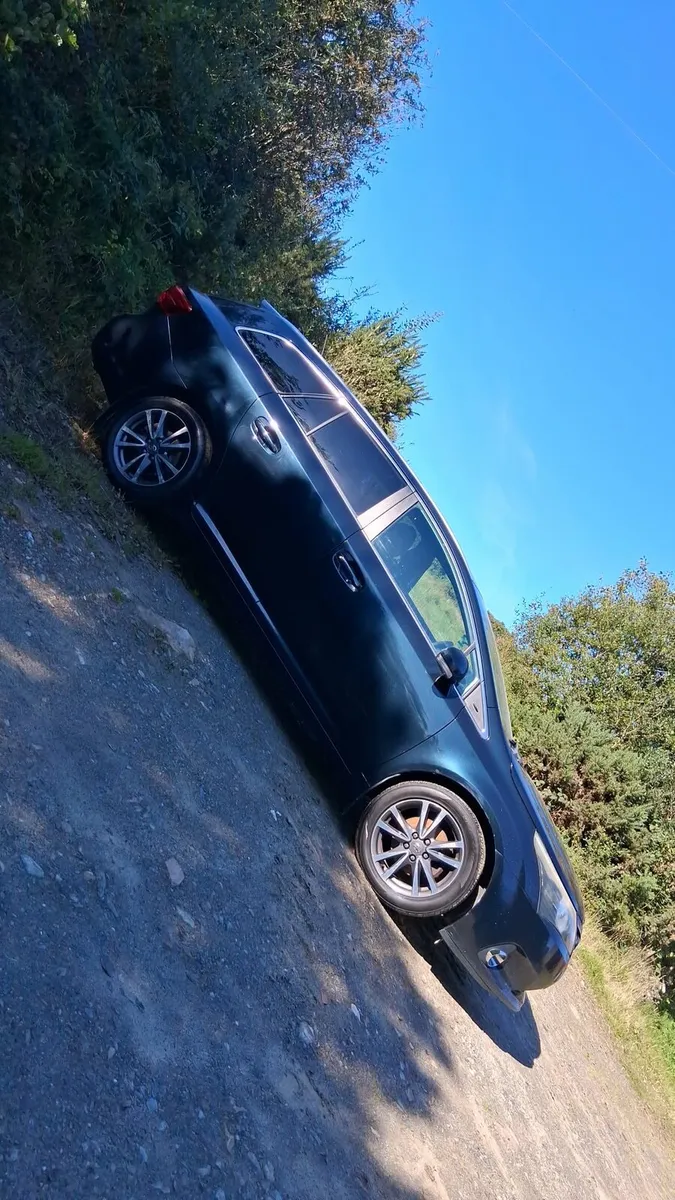 2012 Toyota avensis estate PRICE DROP - Image 1