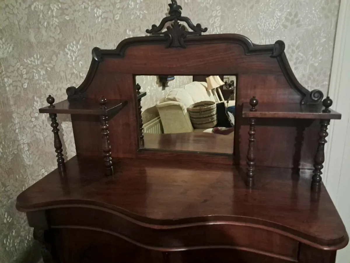 Antique sideboard - Image 2