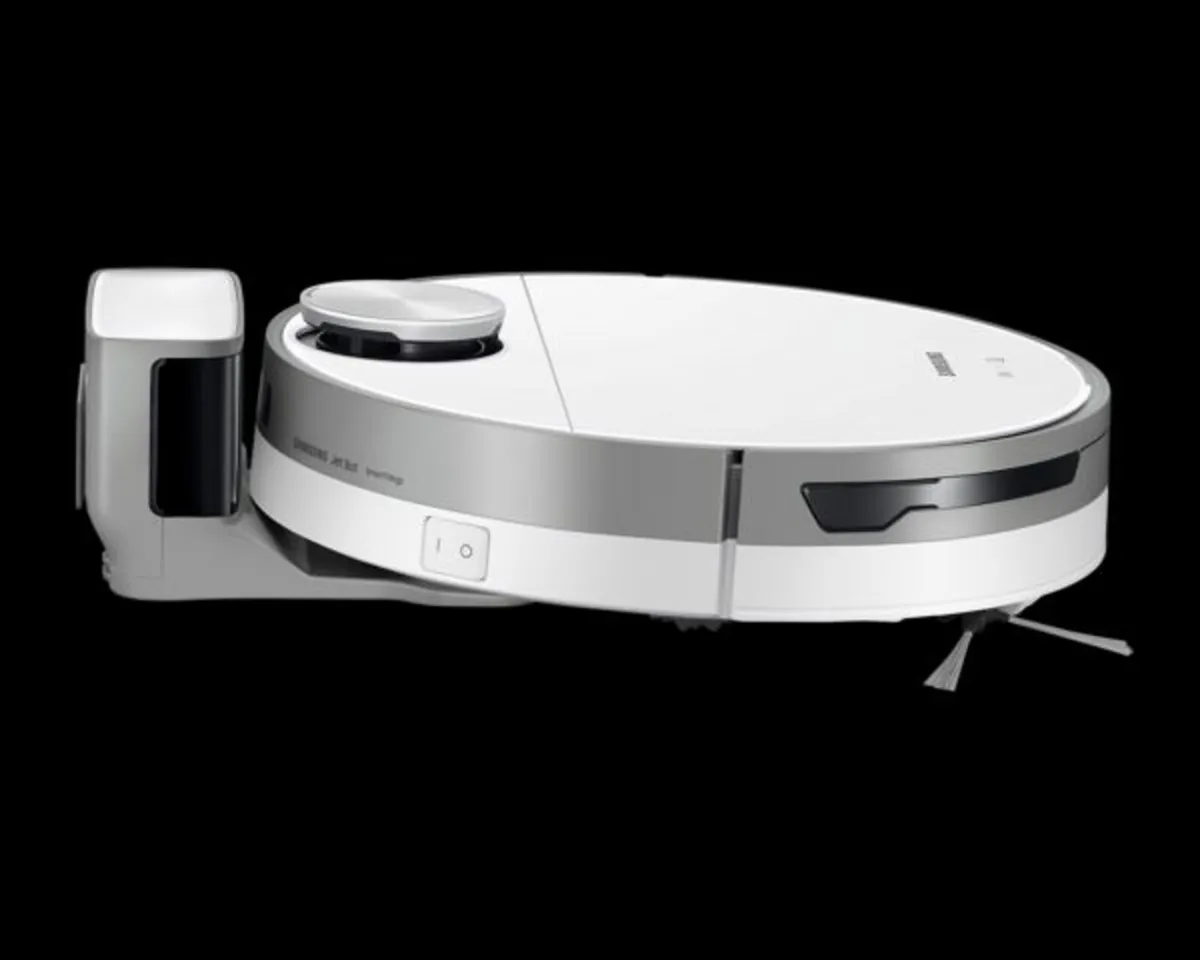 Robot Vacuum Cleaner Ex-Display - Image 1