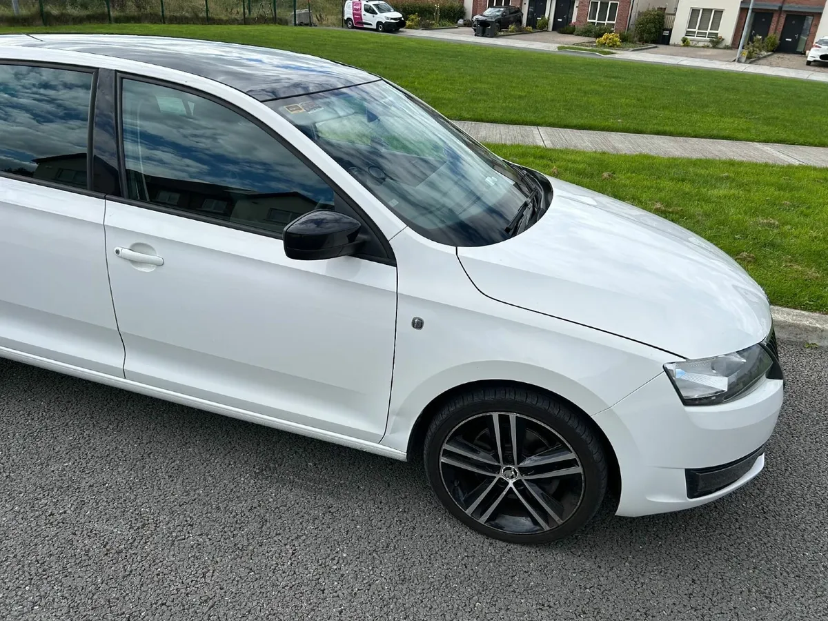 Skoda Rapid 2015 - Image 3