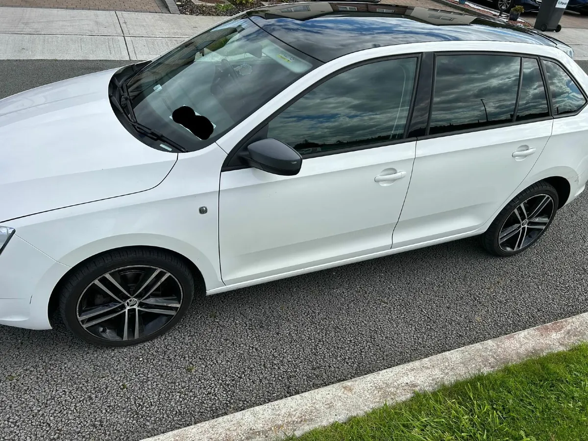Skoda Rapid 2015 - Image 4