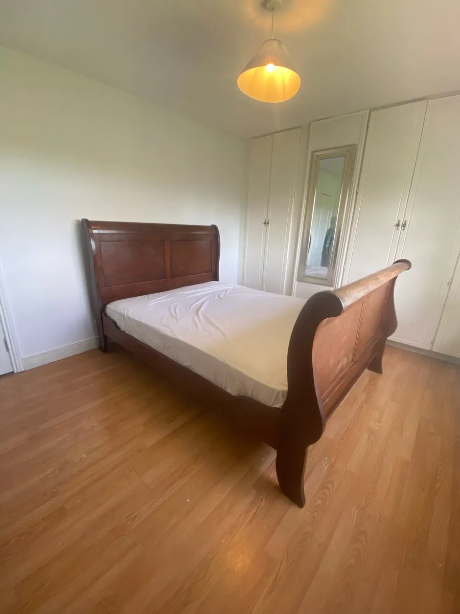 Mahogany bed room set - Image 1