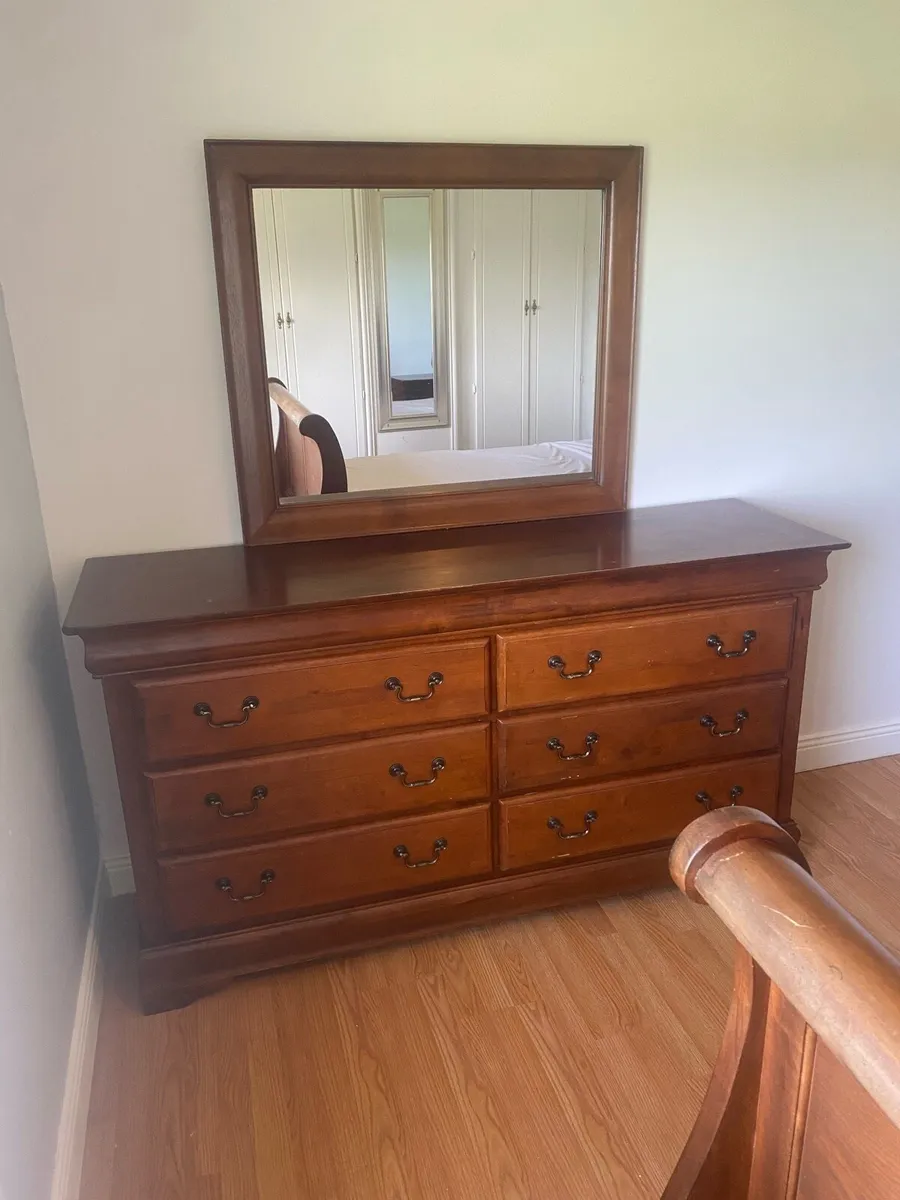 Mahogany bed room set - Image 3
