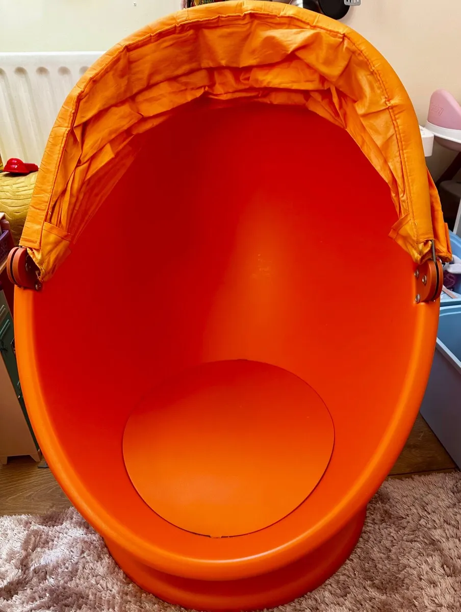 Ikea kids swivel armchair - Image 1