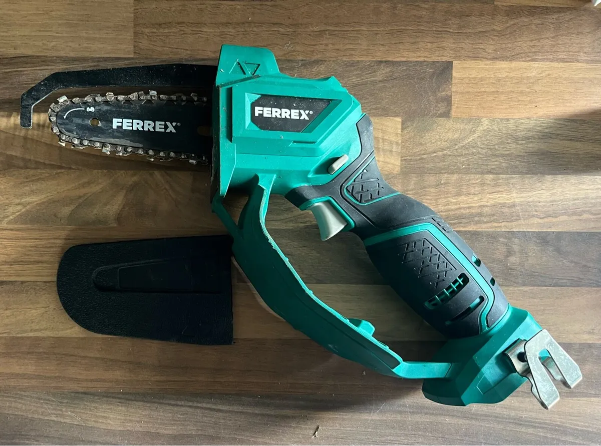 20v mini chainsaw, sander, 2x2ah batts & charger - Image 3