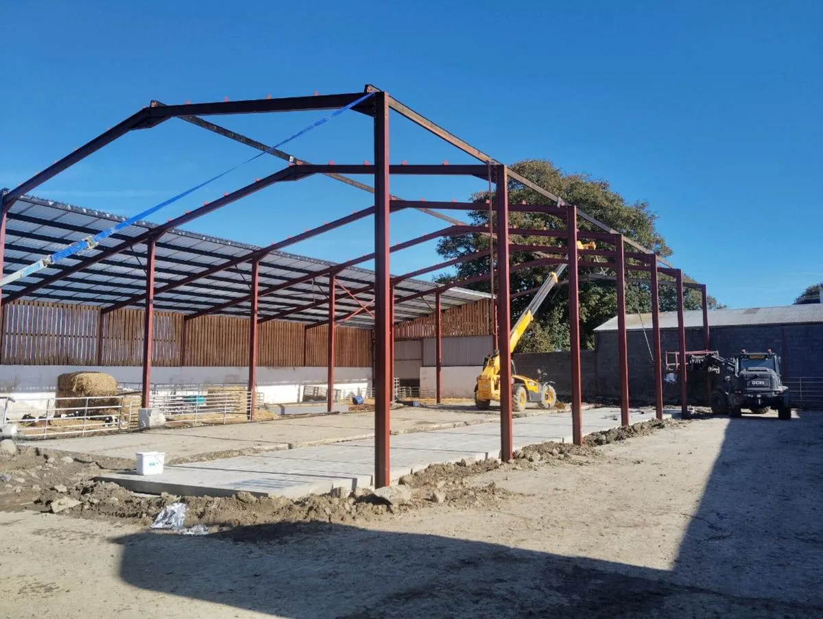 Fitter, welder, steel erector roofer. - Image 1