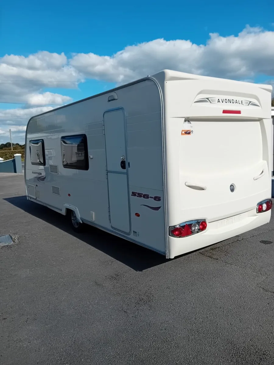 LOVELY 6 BERTH AVONDALE MAYFAIR TOURING CARAVAN. - Image 4
