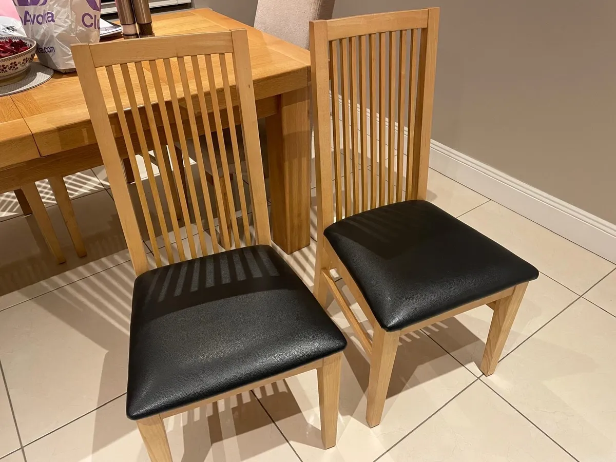 4 kitchen chairs - Image 1