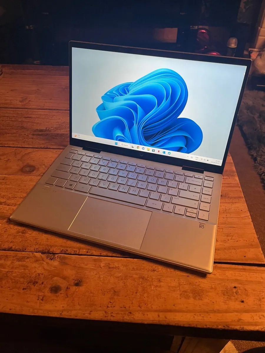 Laptop - Image 2