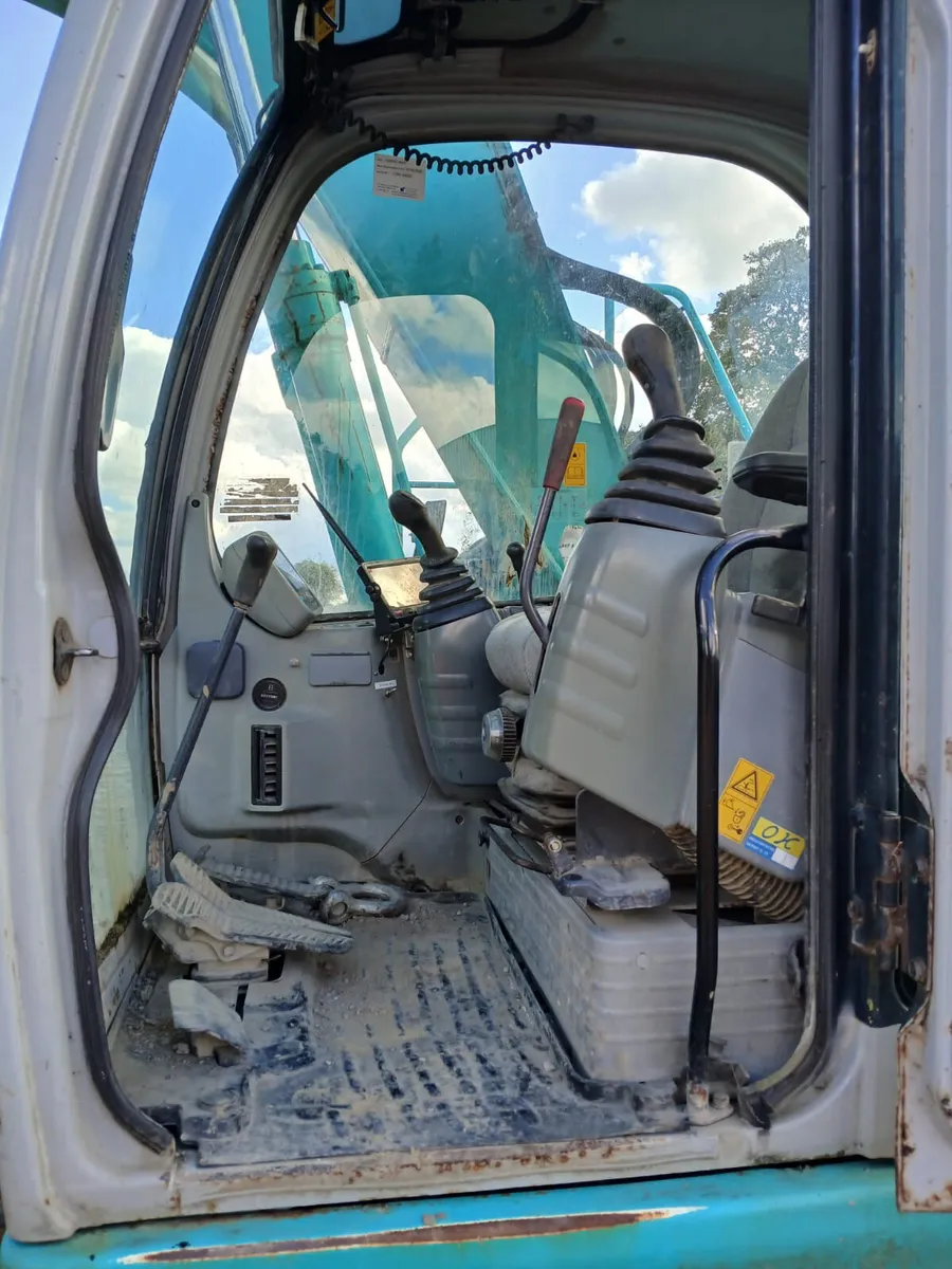 2005 Kobelco SK135 SRLC-1 with Blade - MULLANS - Image 4