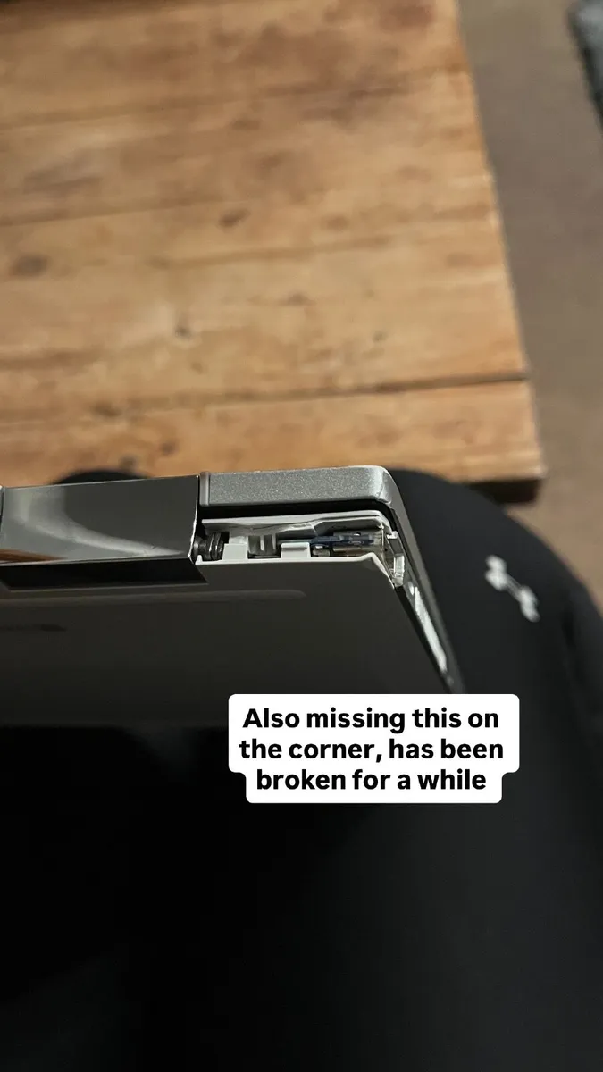 Laptop - Image 4