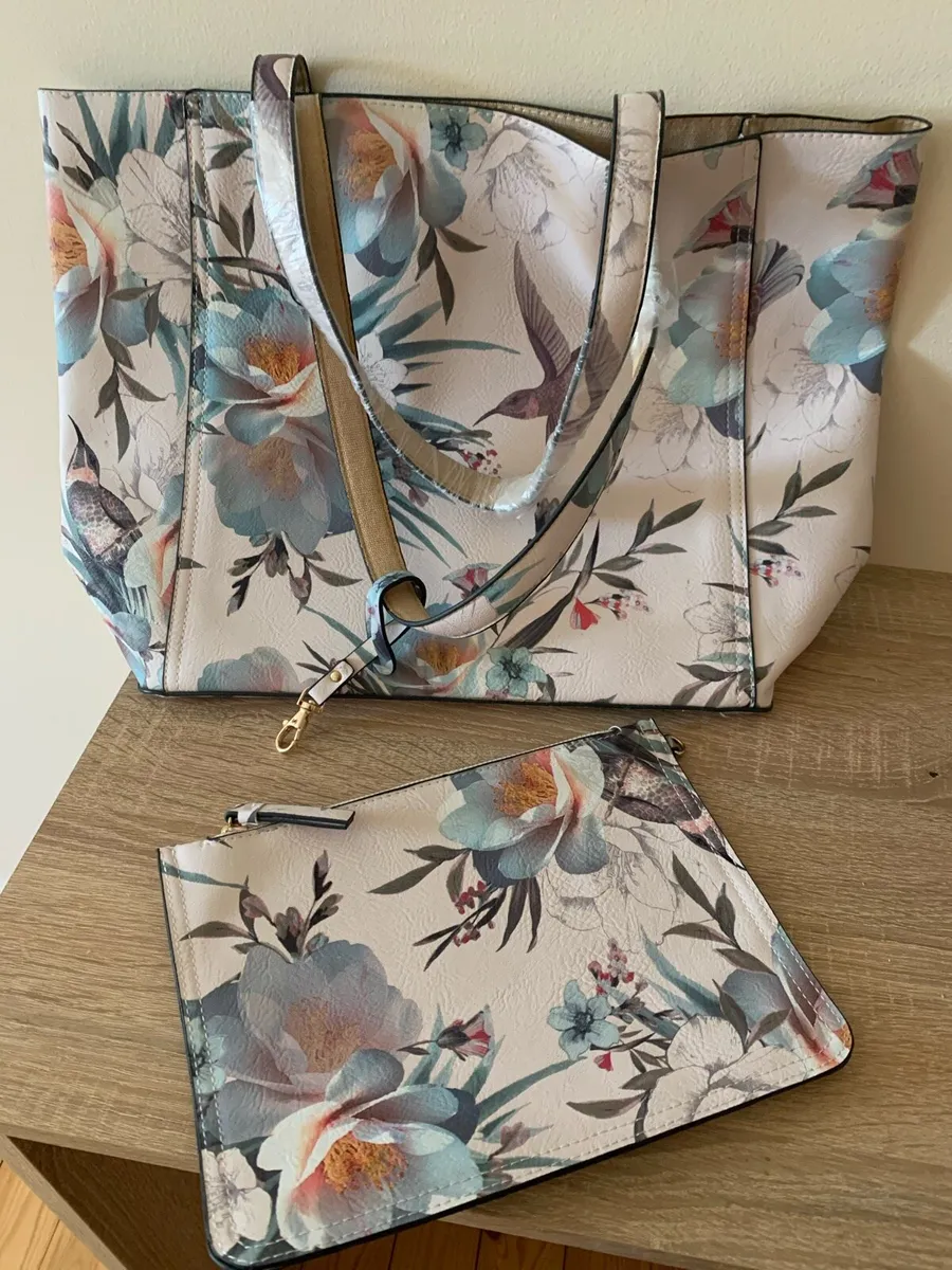 Bag & make up bag/toilet bag - Image 3