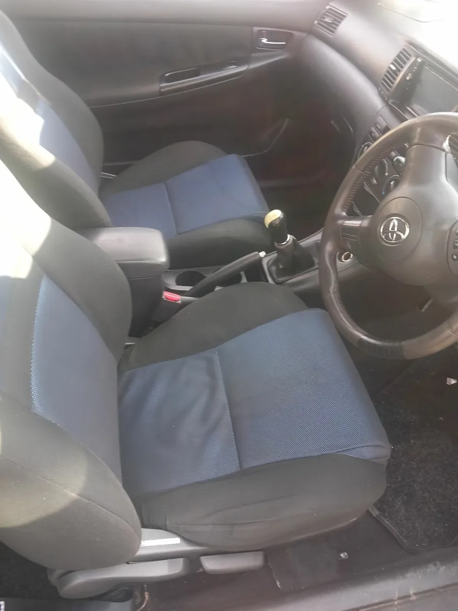 Toyota Corolla 2004 - Image 3