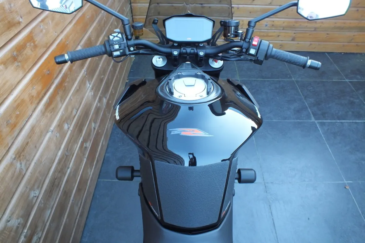 2018 KTM SuperDuke 1290 R (Low Miles & Mint) - Image 4