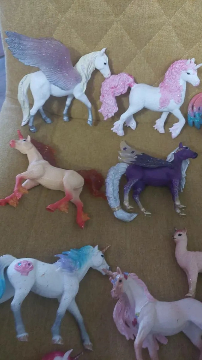 15 Schleich unicorns - Image 4