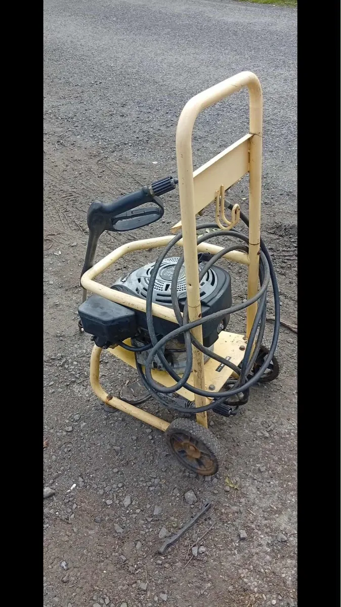 Petrol power washer - Image 1