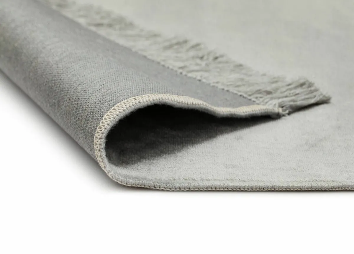 Grey Rug Silk Look 200cm x 290cm - Image 2