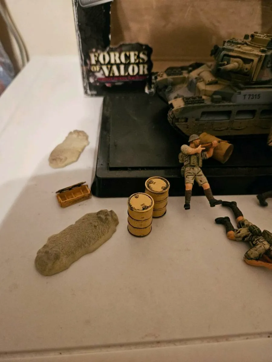 Corgi Forces of Valor British WW2 Matilda Tank - Image 3