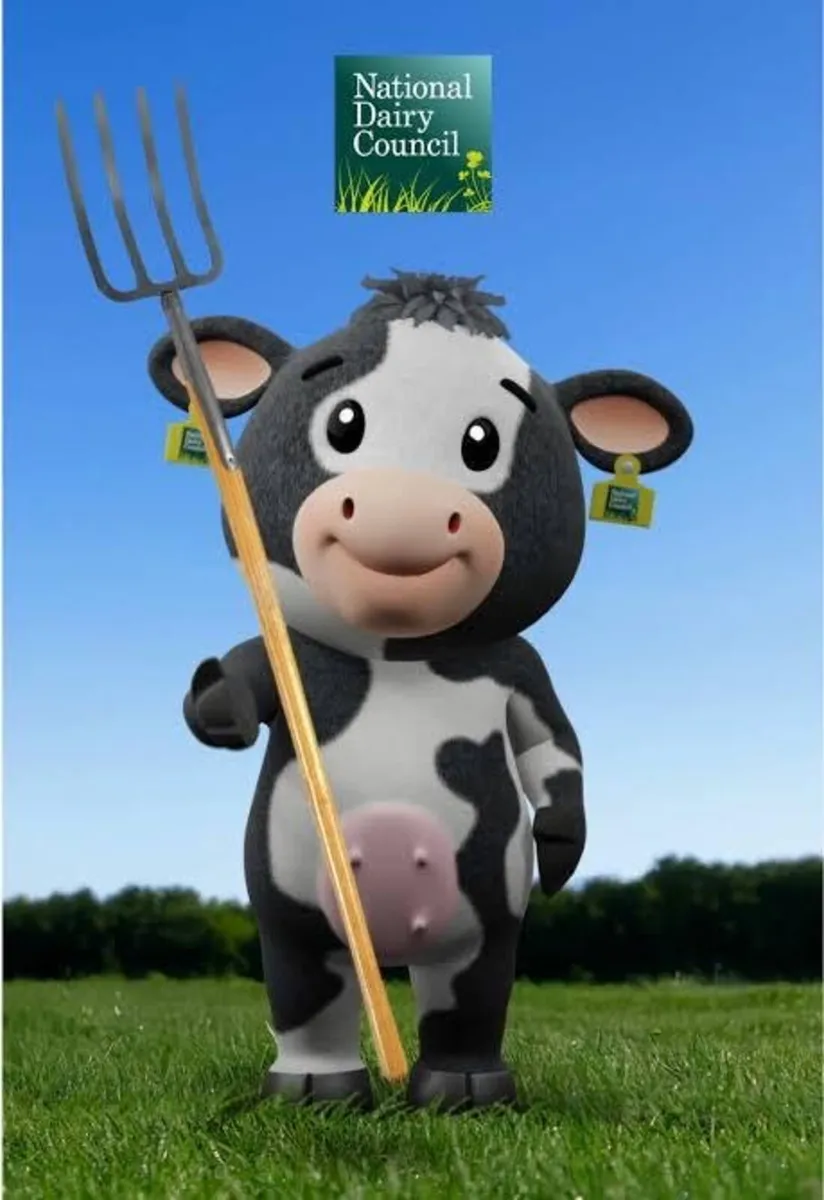 Dairy farm worker - Image 2