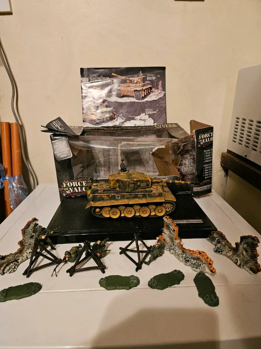 Corgi Forces of Valor German WW2 Tiger Tank 1.32 - Image 1
