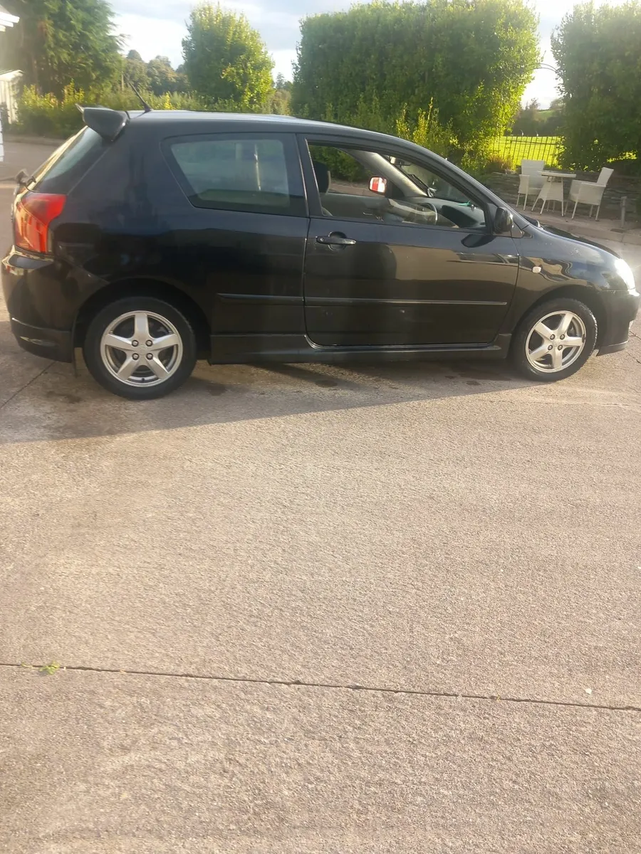 Toyota Corolla 2004 - Image 2
