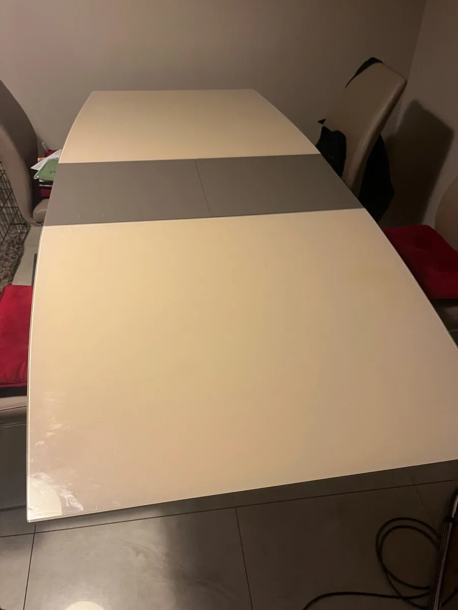 Kitchen Table and chairs - Image 1