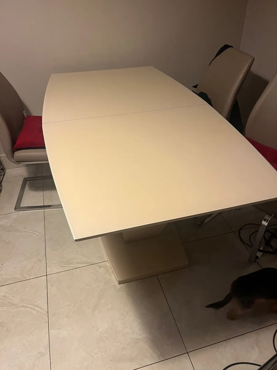 Kitchen Table and chairs - Image 3