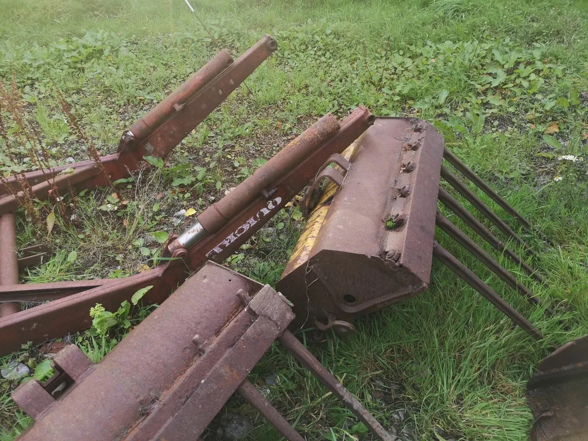 Front loader - Image 2