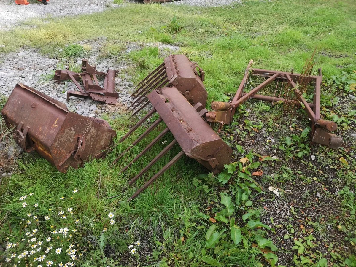 Front loader - Image 3