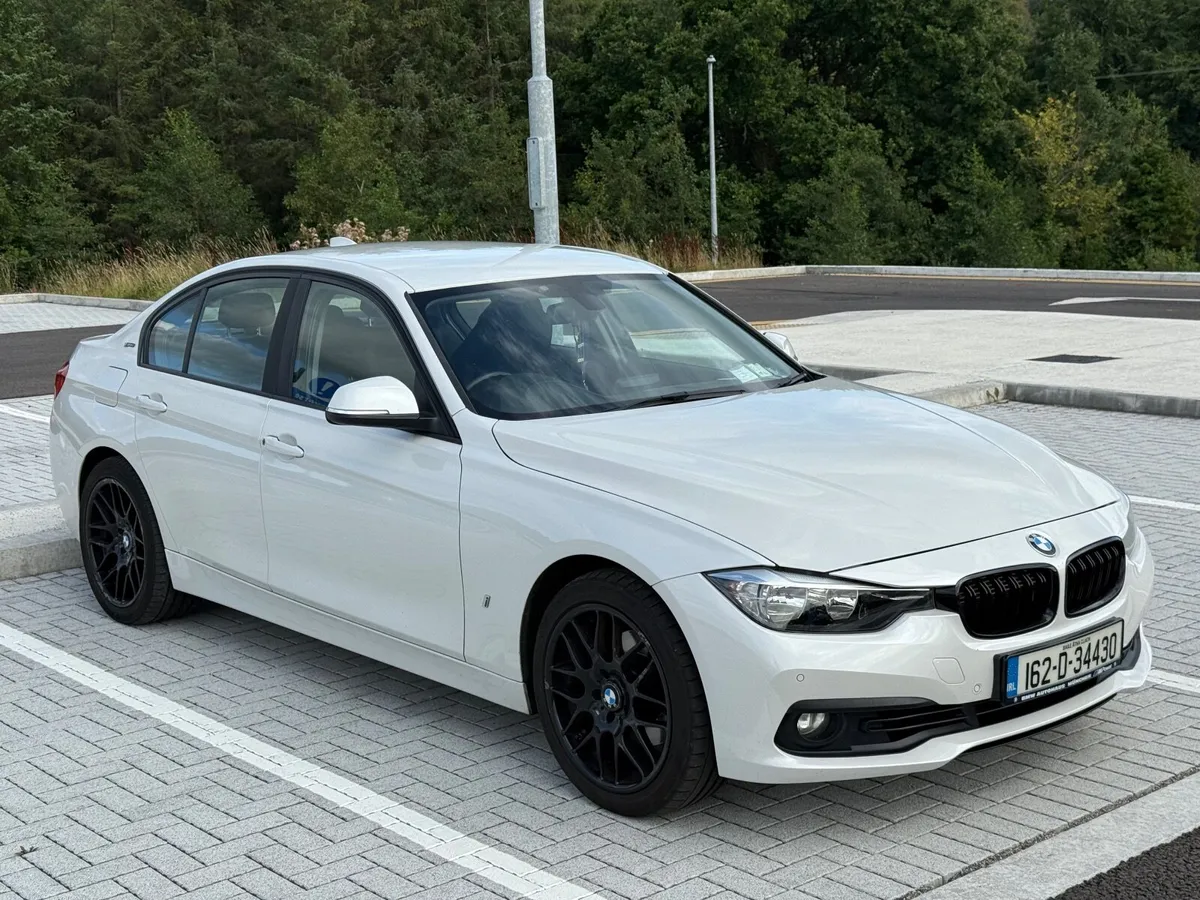 BMW 3-Series 2016 - Image 2