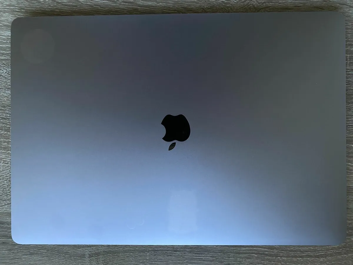 Apple MacBook Pro 16inch (2019) i7 | 16GB | 512GB - Image 2