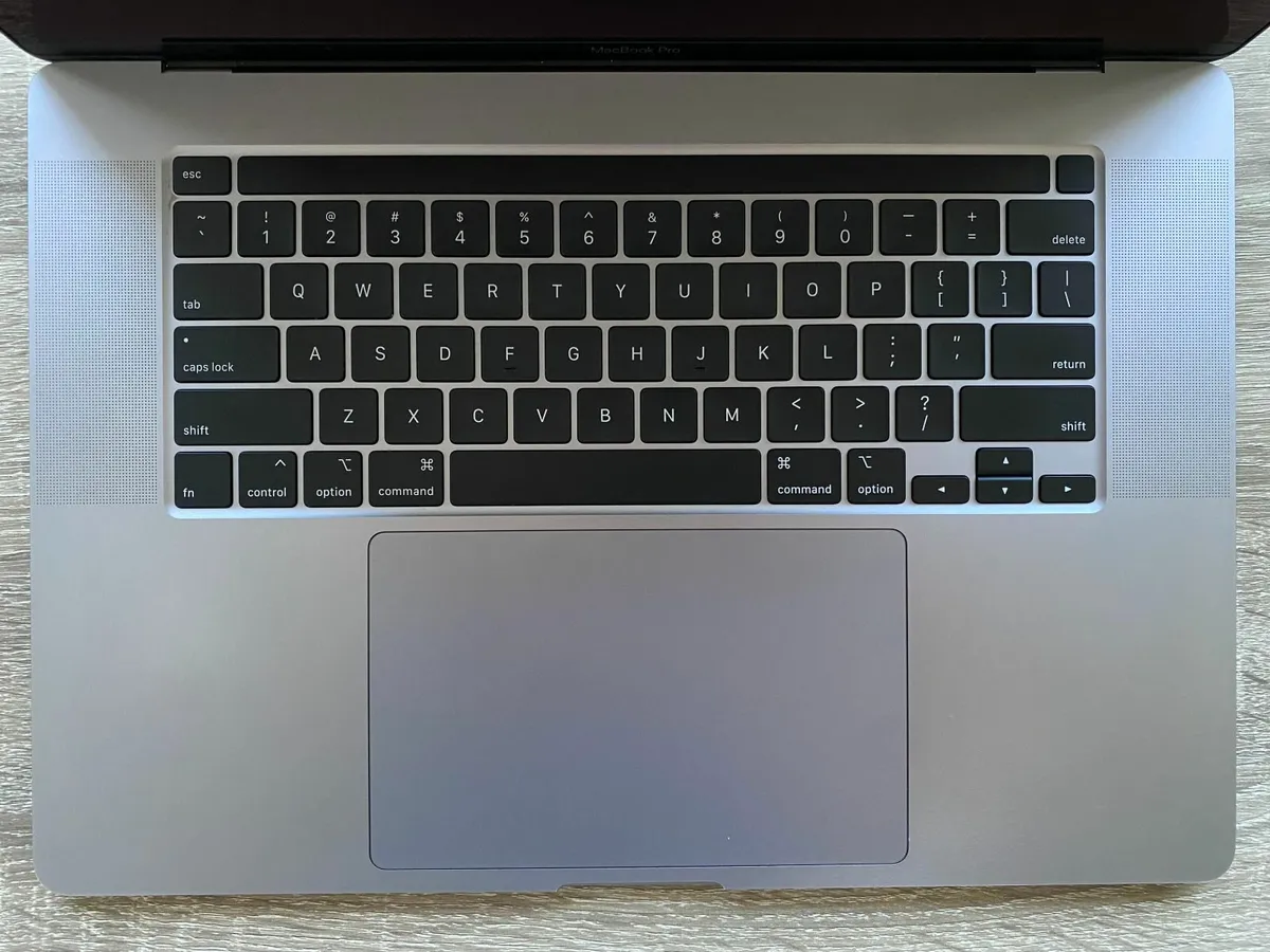 Apple MacBook Pro 16inch (2019) i7 | 16GB | 512GB - Image 4