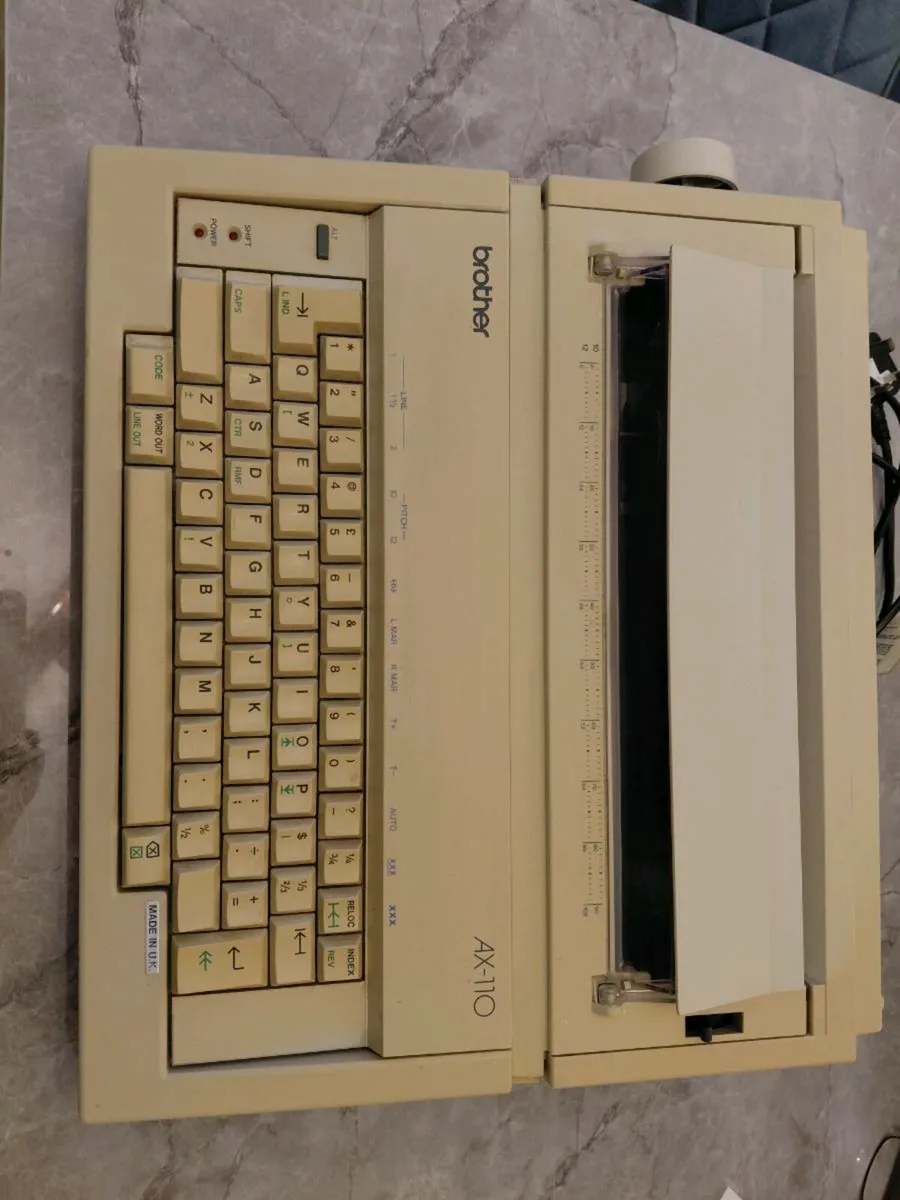 Vintage electronic typewriter. Brother AX-110 - Image 1