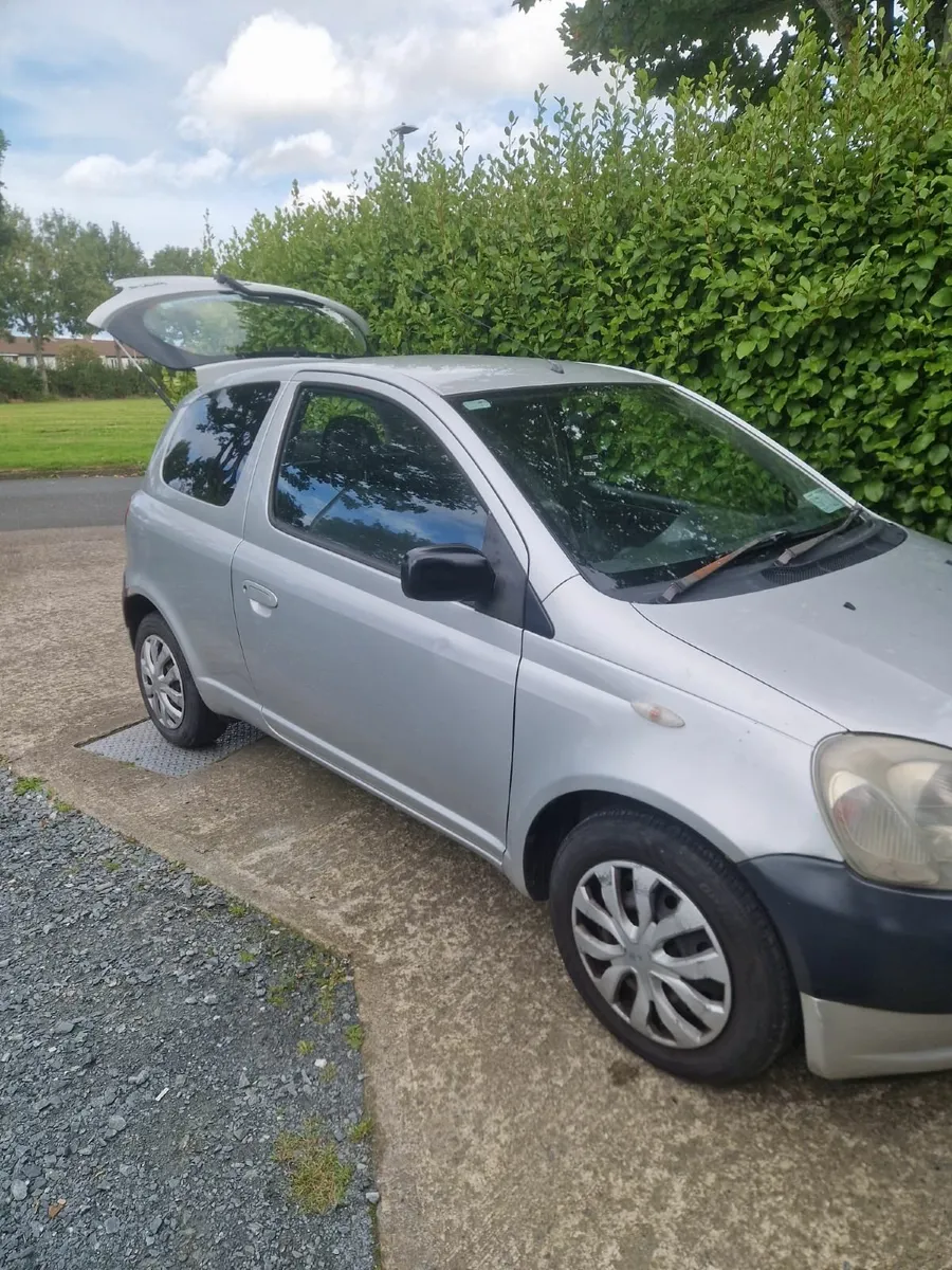 Toyota Yaris 2000 - Image 4