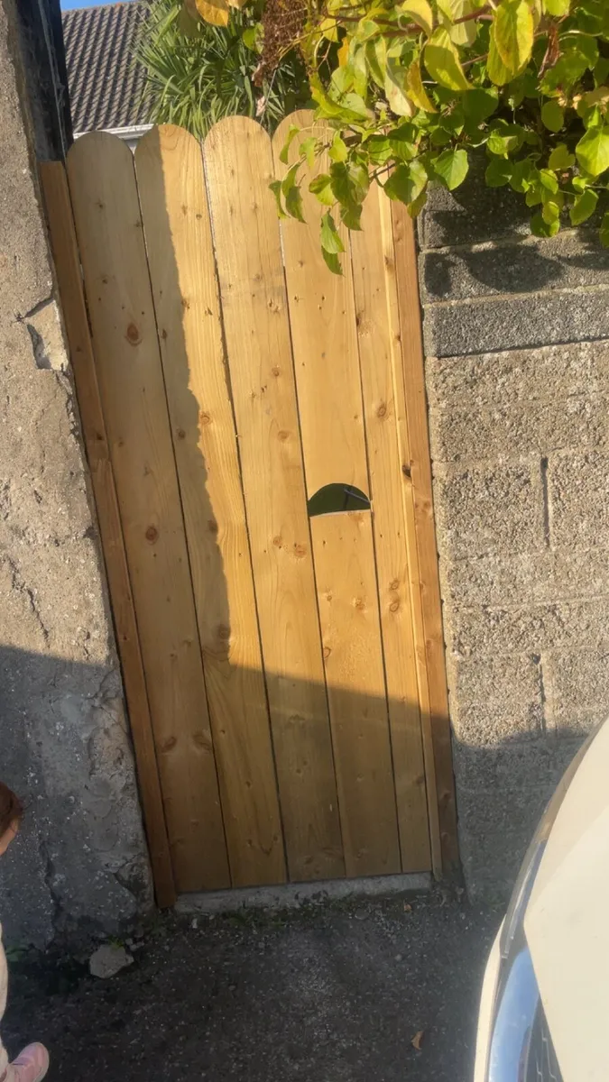 Timber picket gates , supply and fit - Image 3