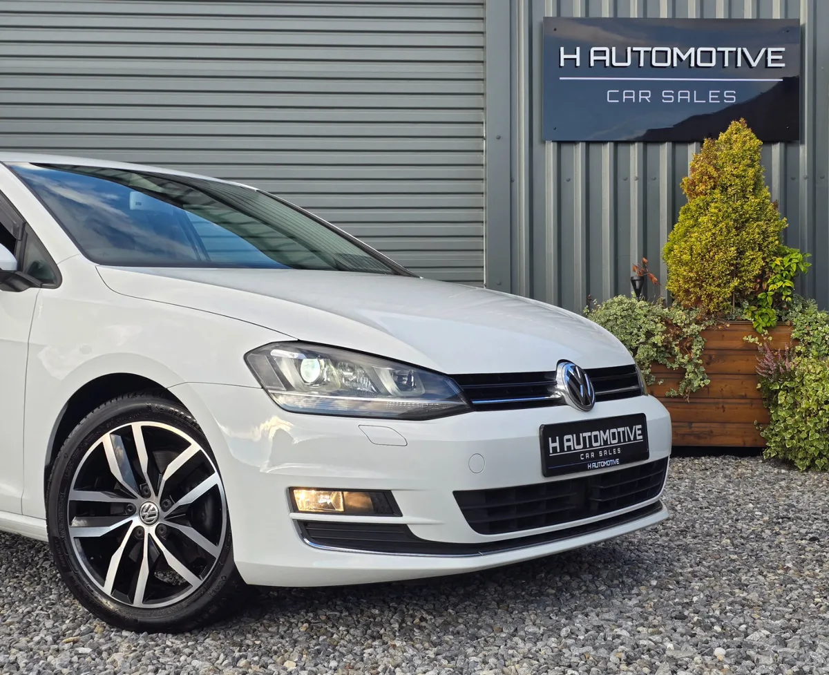 2014 VOLKSWAGEN GOLF GT HIGHLINE LOW KM - Image 2