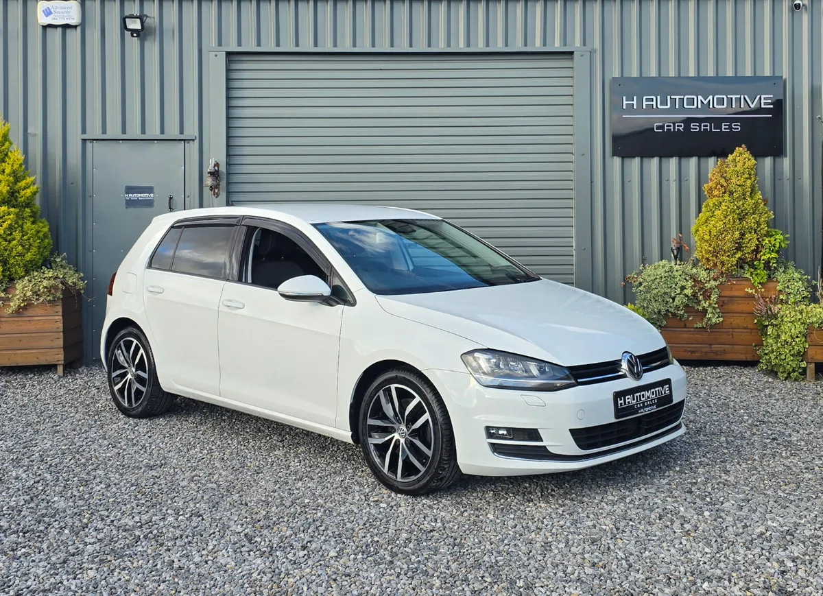 2014 VOLKSWAGEN GOLF GT HIGHLINE LOW KM - Image 3