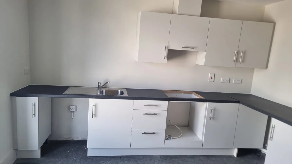 never used kitchen - Image 1