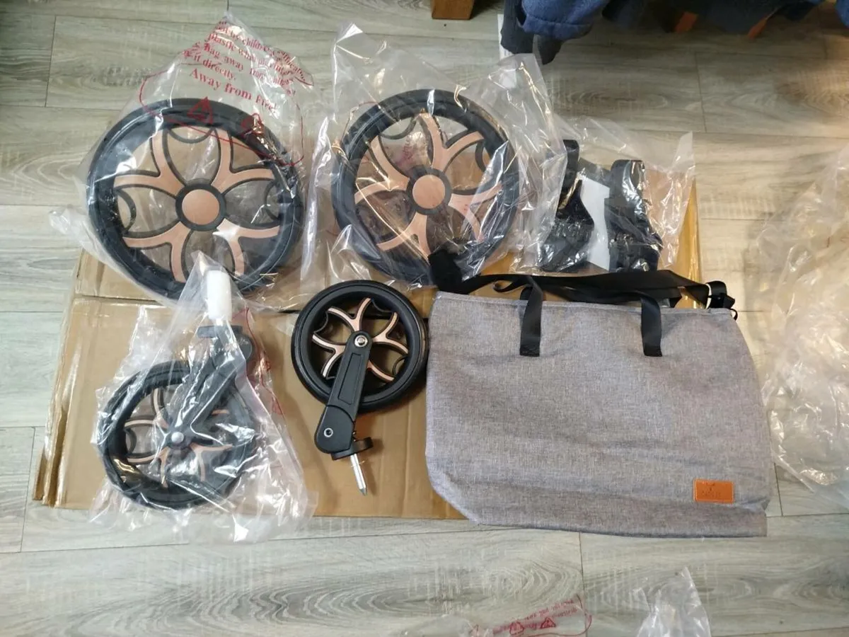 Travel system/ Buggy/ Pram/ Stroller/ Pushchair. 3 - Image 2