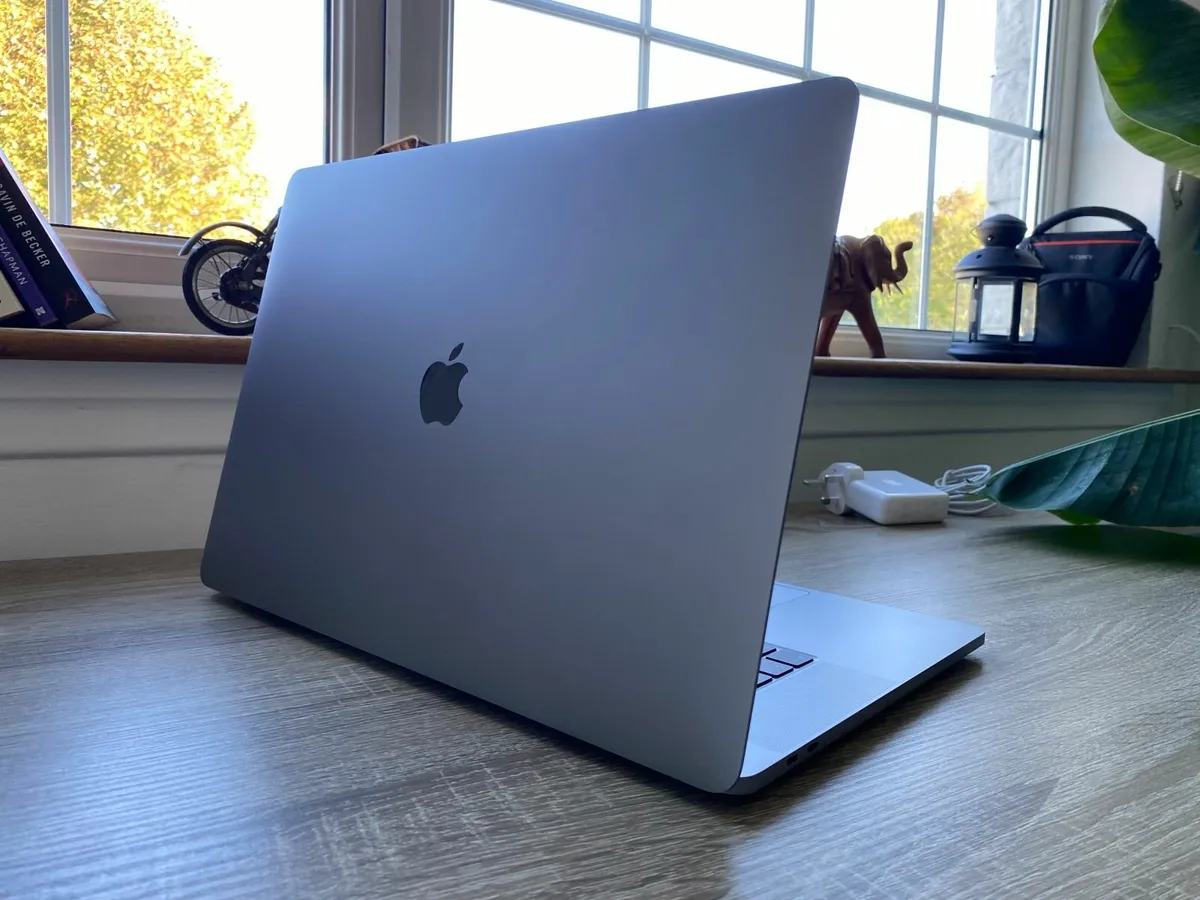 Apple MacBook Pro 16inch (2019) i7 | 32GB | 512GB - Image 4