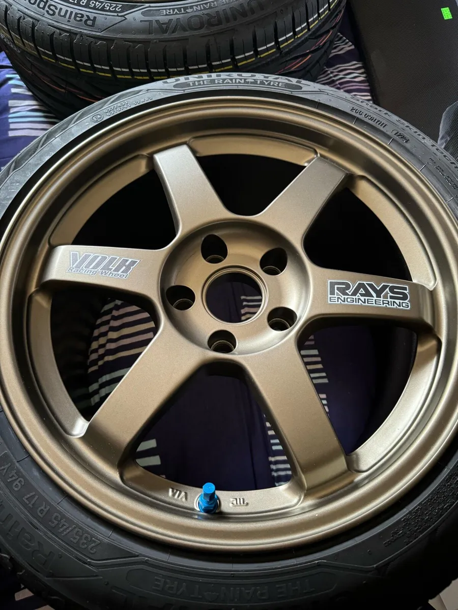 17” Rays TE37 OG Bronze - Image 1