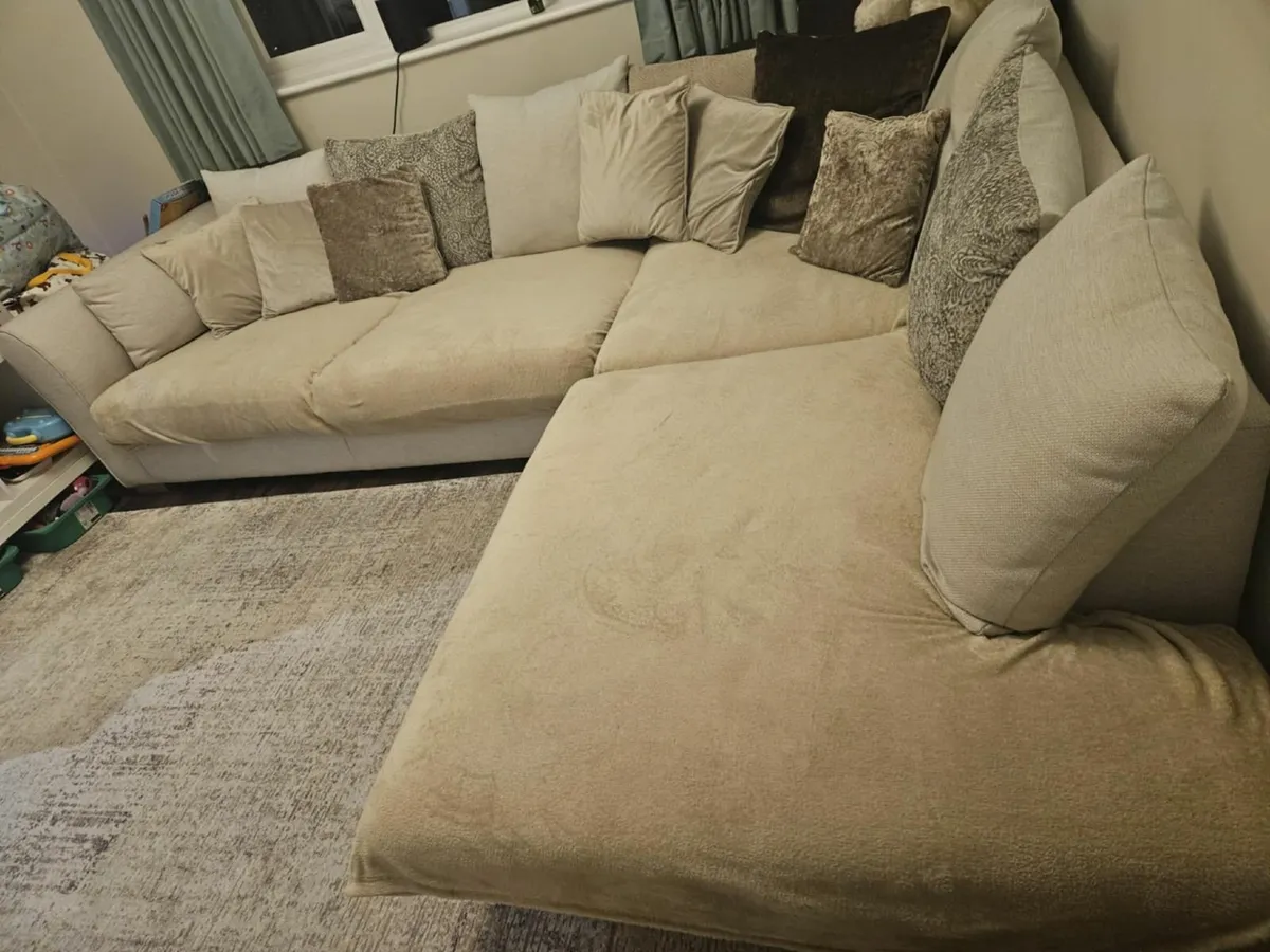 Sofa - Image 4