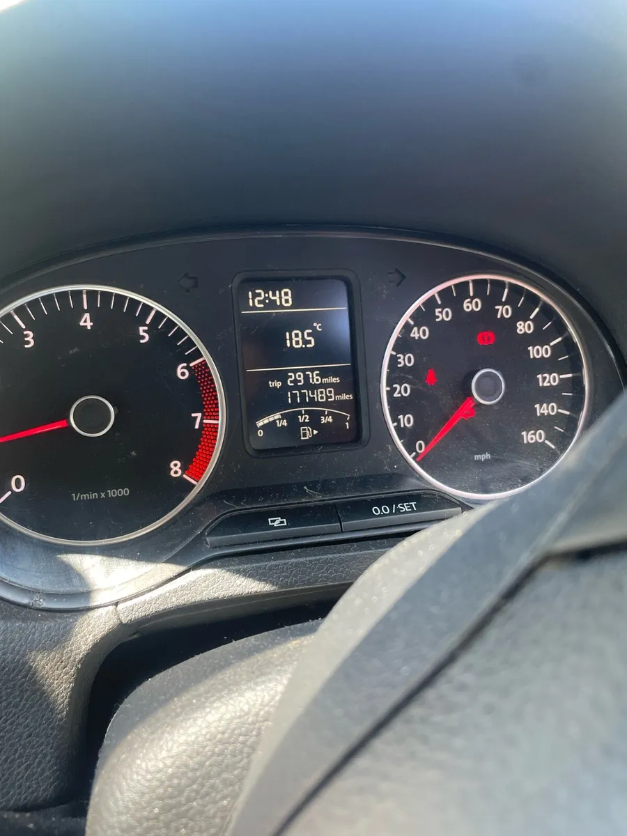 Volkswagen polo - Image 4