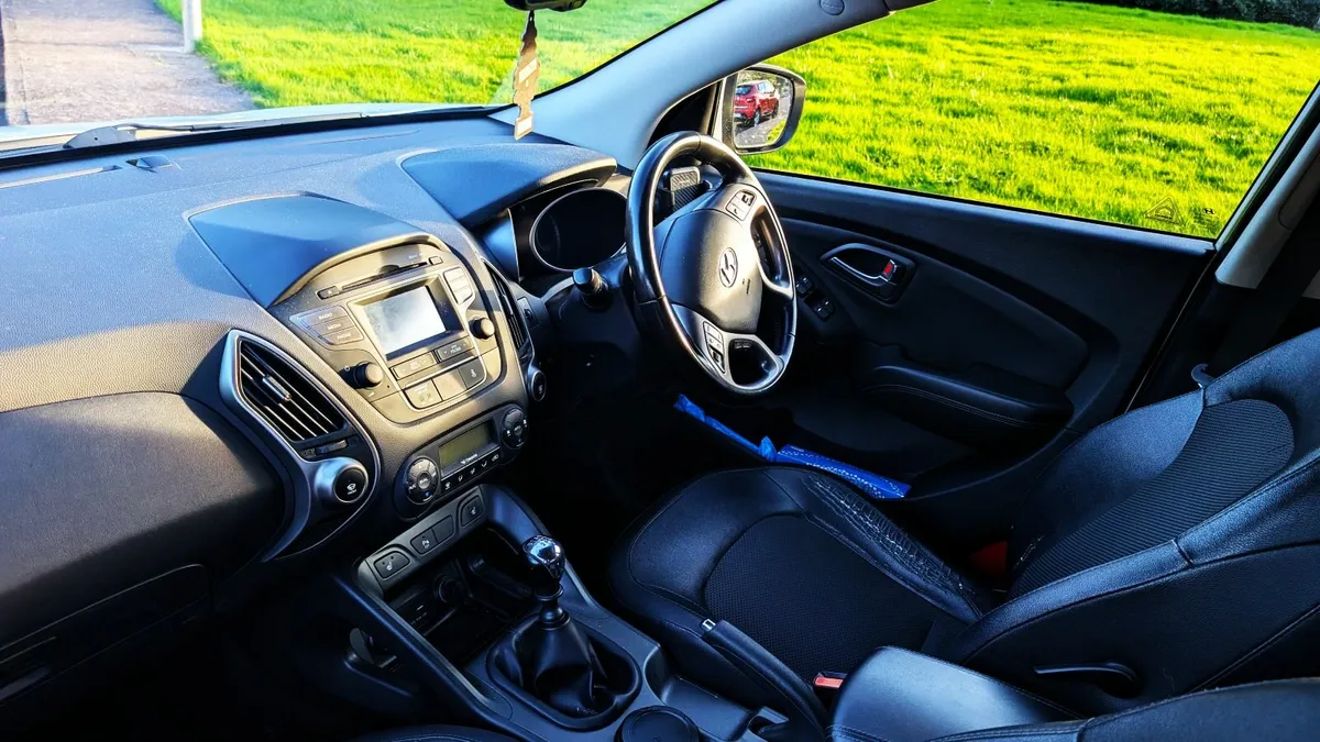 Hyundai ix35 1.7 Diesel Executive 2WD 115hp 2015 - Image 4