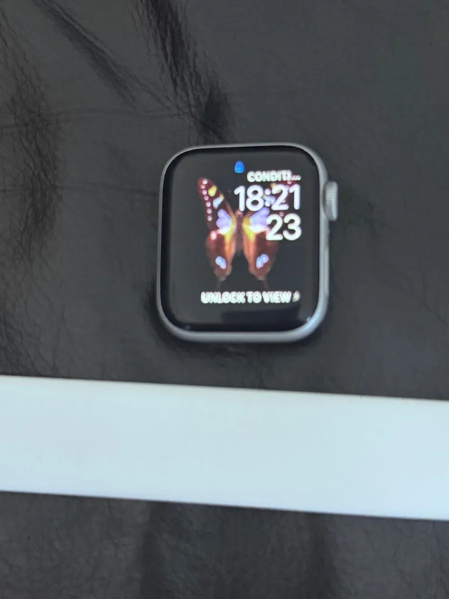 Apple Watch Series 8 - Image 1