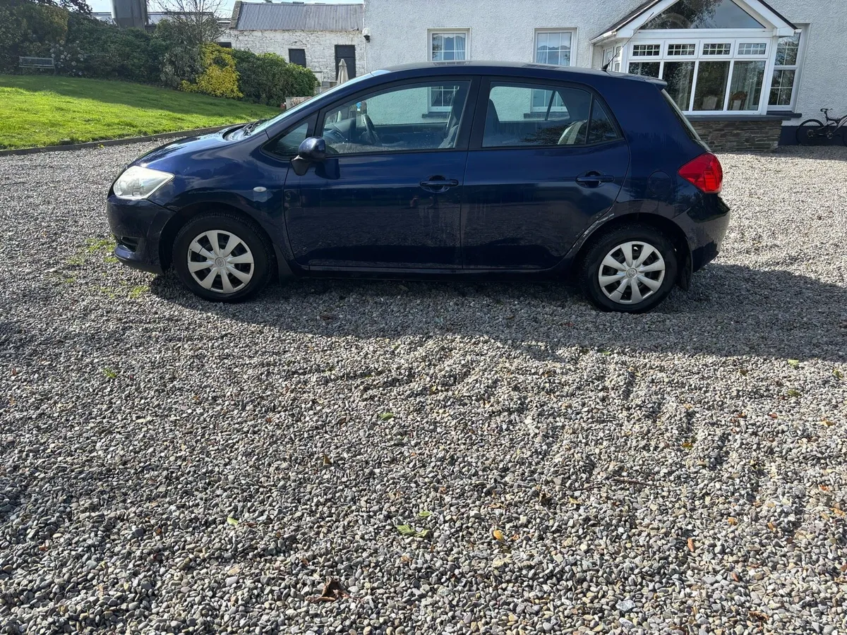 Toyota Auris 1.4 Petrol - Image 2